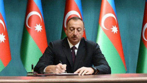 İlham Əliyev rektoru vəzifəsindən azad etdi - Yenisini təyin etdi