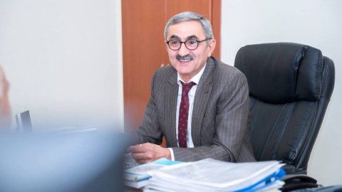 Prezidentin köməkçisi Aslan İsmayılova zəng vurdu - TƏFƏRRÜAT