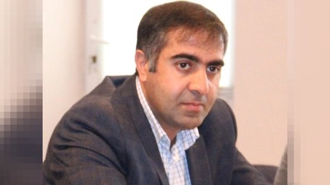 Jurnalistlərə əlçatan olmayan mətbuat katibləri: məmurlaşanlar, tənqidə dözümsüzlər, qaçıb gizlənənlər…