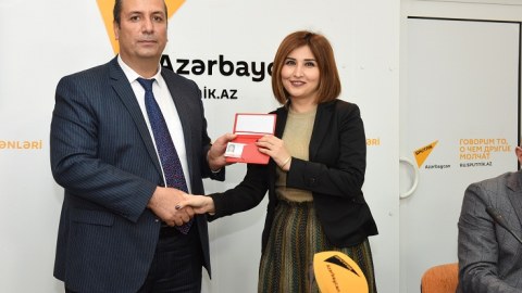 Bu jurnalistlərə “Beynəlxalq media vəsiqəsi” verildi - ADLAR