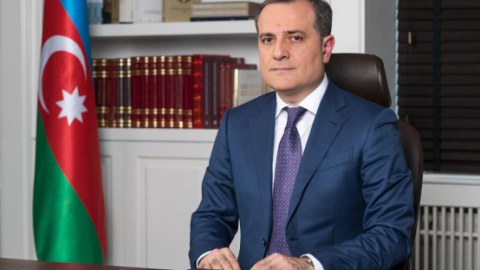 Ceyhun Bayramov pensiya yaşına çatmış məktəb direktorlarından DANIŞDI