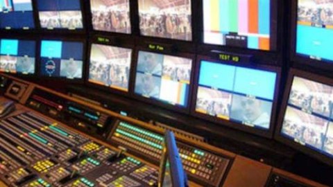 Parlament seçkilərində bu telekanal və qəzetlərdə pulsuz təşviqat aparmaq olacaq - RƏSMİ 