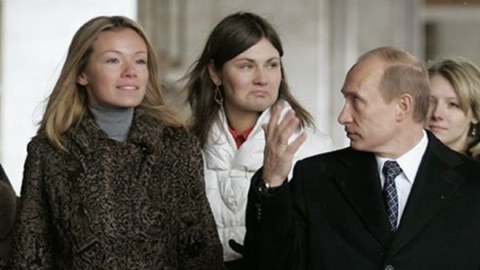 Putin öz qızları barədə sualdan necə YAYINDI...