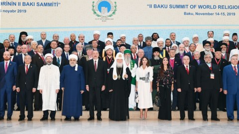 İnternetdə “nifrət vulkanı”nı necə söndürməli? - Dini liderlər Bakıda çıxış yolunu axtaracaq 