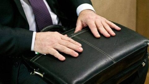 Bakıda 18 məktəb direktoru ilə əmək müqaviləsi ləğv edilib