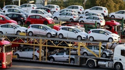 Avtomobil bazarında qəribə bir artım müşahidə olunub - Ekspert