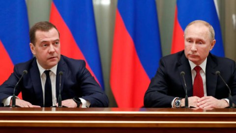 Putin Medvedevi bu vəzifəyə gətirəcək
