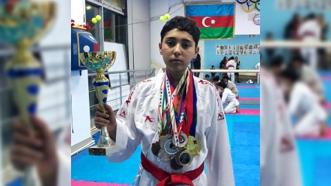 Məktəbli idmançılar qızıl medal qazandılar - FOTO