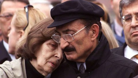 Ecevitin həyat yoldaşı vəfat etdi