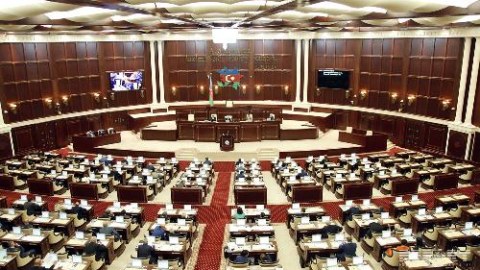 18 nəfər deputatlığa namizədliyini geri götürüb