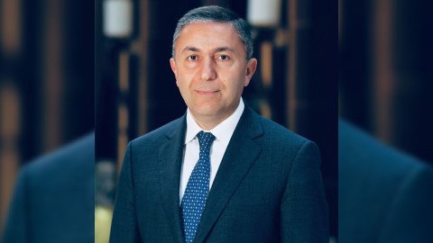 Seçki tarixində ilk: Deputat videohesabatında aparıcı oldu