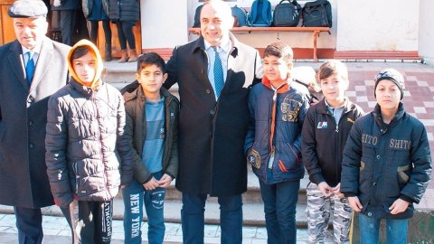 Ceyhun Məmmədov Şüvəlanda məcburi köçkünlərlə görüşüb - FOTO