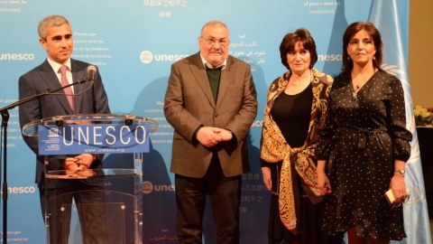 Heydər Əliyev Fondunun təşkilatçılığı ilə UNESKO-nun baş qərargahında Azərbaycan xalçalarının sərgisi açılıb