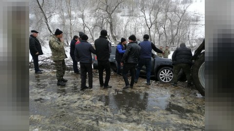 Sabiq deputat seçicilərlə görüşə gedərkən QƏZAYA DÜŞDÜ - FOTO