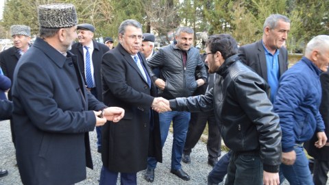 Cavanşir Paşazadənin seçiciləri yenə də ona səs verəcəklərini deyirlər - FOTOLAR