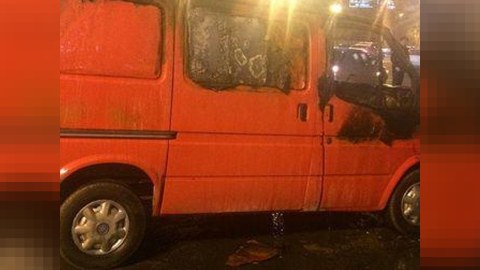 Xırdalanda mikroavtobus yanıb