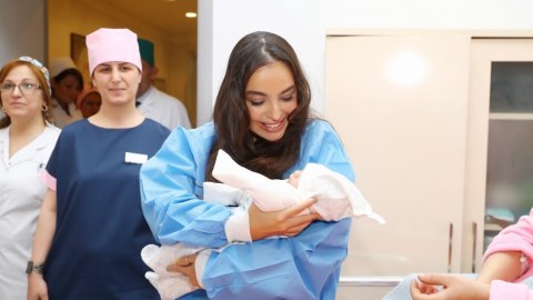 Leyla Əliyeva 3 nömrəli Şəhər Klinik Xəstəxanasının doğum şöbəsində olub - FOTO
