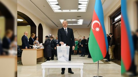 Prezident və ailə üzvləri səs verdi - VİDEO+FOTOLAR - YENİLƏNİB