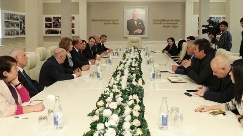 Nazir müavinləri məktəbli formalarını müzakirə etdilər