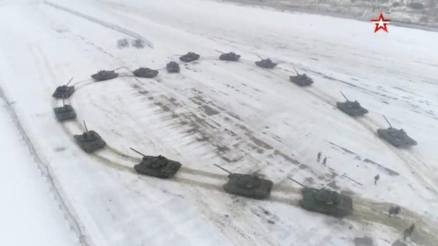 Evlilik təklifi üçün 16 tankdan istifadə etdi - MARAQLI