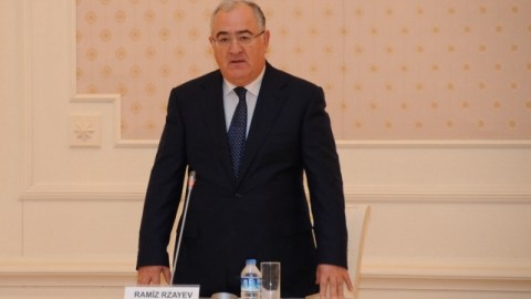 Ramiz Rzayev Ali Məhkəmənin 7 hakimini YOLA SALDI