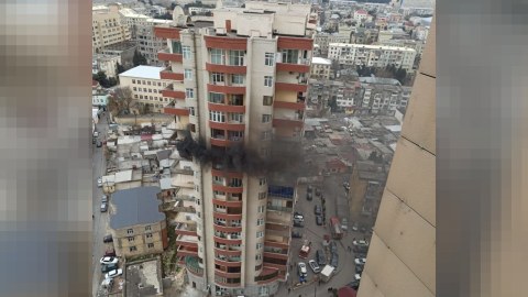 Bakıda yaşayış binasında yanğın olub