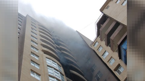 Bakıda yaşayış binasında yanğın: 14 nəfər təxliyə olundu