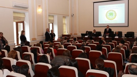 Azərbaycan dilini öyrənən əcnəbilər üçün tədris vəsaiti təqdim olunub