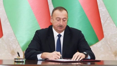 Prezident Fuad Muradova yeni vəzifə verdi