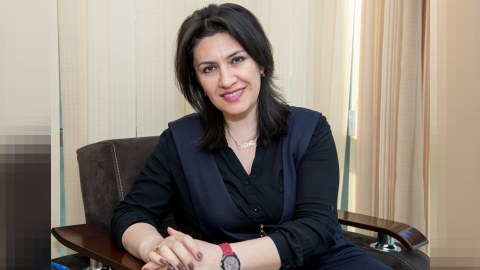 “Bəzi qadınlar yüksək məvacib aldıqdan sonra boşanmaq istəyirlər” – Psixoloqla MÜSAHİBƏ 