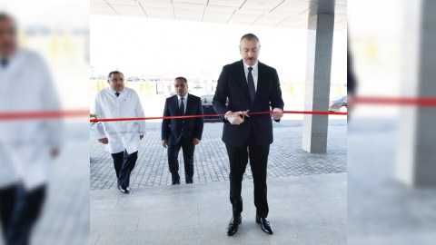 İlham Əliyev Goranboyda xəstəxananın açılışında - FOTO