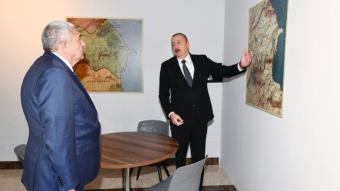 Prezidentin icra başçısına İRADI: “Bu neçənci əsrin xəritəsidir? Heç bilinmir nədir bu” 