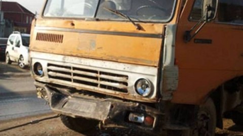 “KamAZ” “Renault”la toqquşdu - 3 nəfər öldü