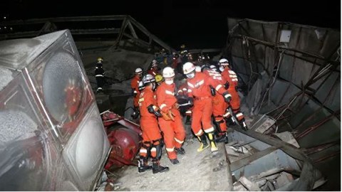 Çində otel çökdü: dağıntılar altından 50 nəfər çıxarıldı