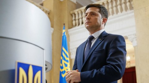 Ukrayna prezidenti ölkəsini “deşilmiş gəmi” adlandırdı