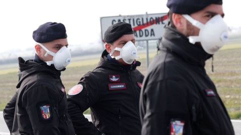 İtaliyanın şimalında giriş-çıxış məhdudlaşdırıldı: Koronavirusa görə