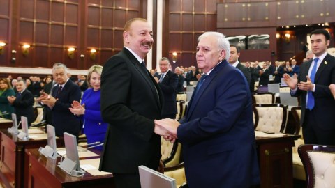 Prezident yeni deputatlarla bir arada - FOTOLAR