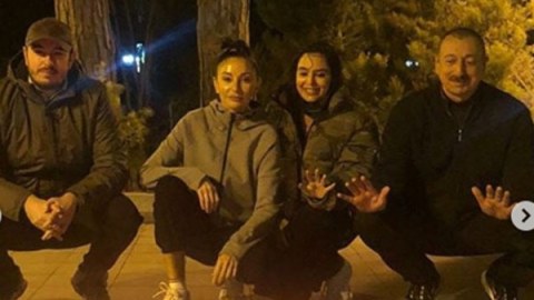 Prezident ailəsi ilə birlikdə bayram tonqalı ətrafında - FOTOLAR