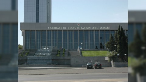 65 yaşdan yuxarı insanlara qoyulan məhdudiyyətlər deputatlara şamil edilməyəcək