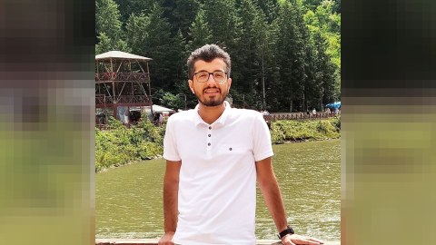 Bu virusun dərmanı heç bir ölkədə yoxdursa, Azərbaycana niyə qayıtmalısan? – KİPRDƏKİ AZƏRBAYCANLI TƏLƏBƏ İLƏ MÜSAHİBƏ