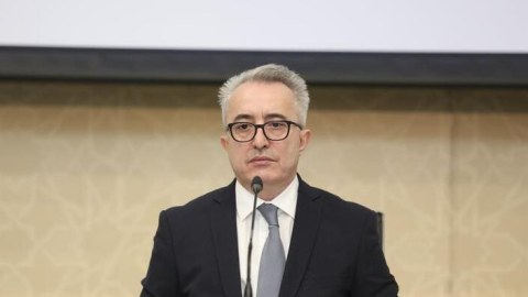 Nazirlər Kabineti AYDINLIQ GƏTİRDİ: “Bu şəxslər mağaza, bank və apteklərə getməkdə sərbəstdirlər!”  