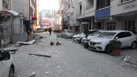 İstanbulda yaşayış binasında PARTLAYIŞ