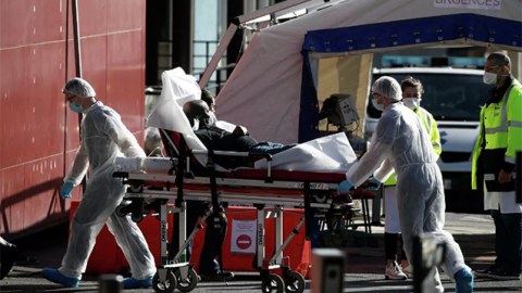 Parisdə koronavirus xəstələrini hotellərdə yerləşdirəcəklər