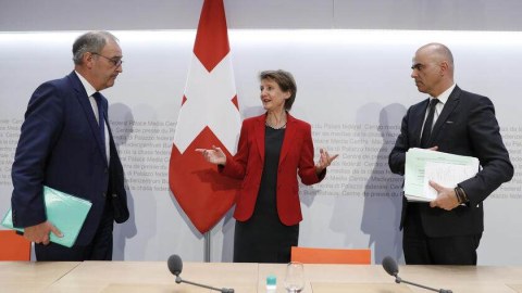 İsveçrə fövqəladə vəziyyətdən belə çıxır - 27 apreldən bu obyektlər açılır - SİYAHI