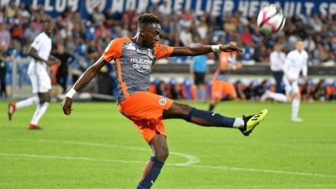 Koronavirusa yoluxmuş 23 yaşlı futbolçu komadan çıxarıldı