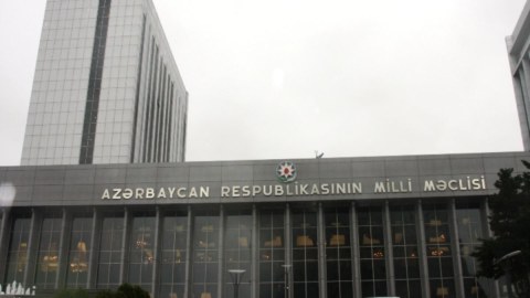 Milli Məclis Cinayət Məcəlləsinə 200-ə yaxın dəyişiklik etdi