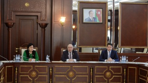 Əmək və sosial siyasət komitəsi 2 qanuna dəyişikliyi müzakirə etdi