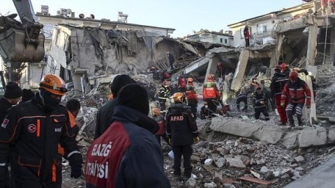Türkiyə sahillərində 6,5 bal gücündə zəlzələ olub