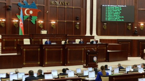 Bu qanunlar üçüncü oxunuşda qəbul edildi