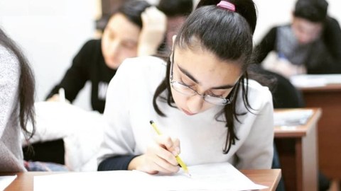 Ali məktəbələrə və kolleclərə sənəd qəbulu QAYDALARI açıqlandı 